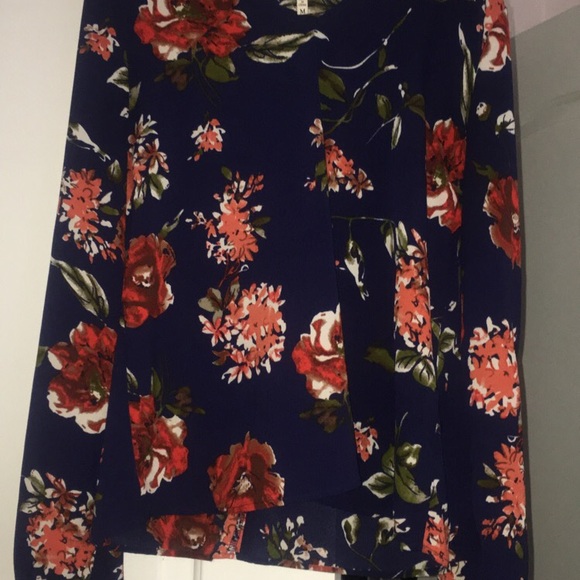 Navy floral blouse - Picture 2 of 3
